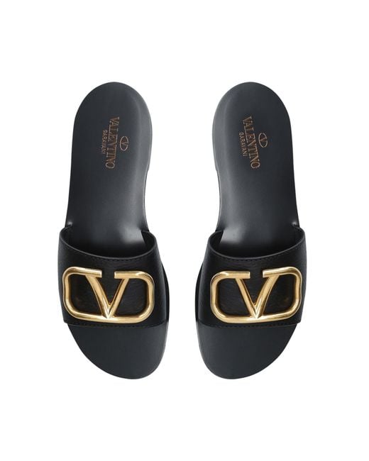 Valentino Garavani Black Vlogo Signature Slide Sandal In Grainy Cowhide With Accessory