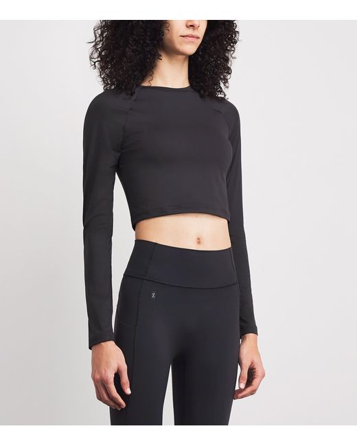 On Shoes Black Lg-Sleeve Studio Crop Top
