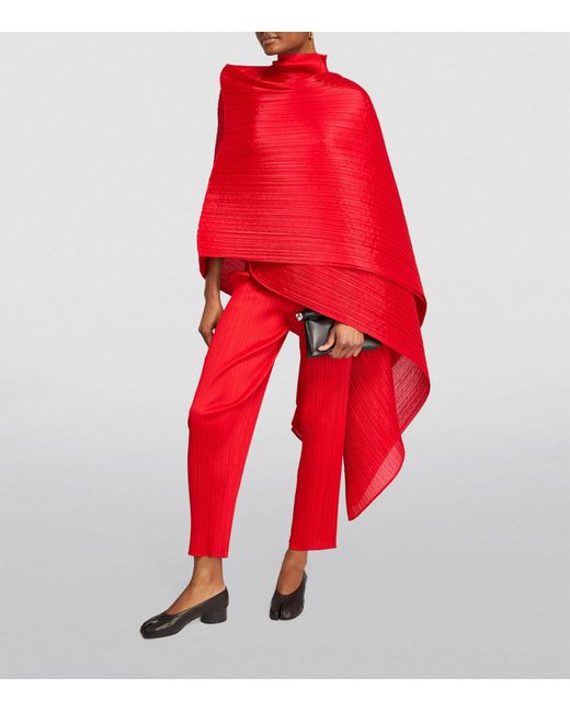 Pleats Please Issey Miyake Basics Madame-T Stole in Red | Lyst