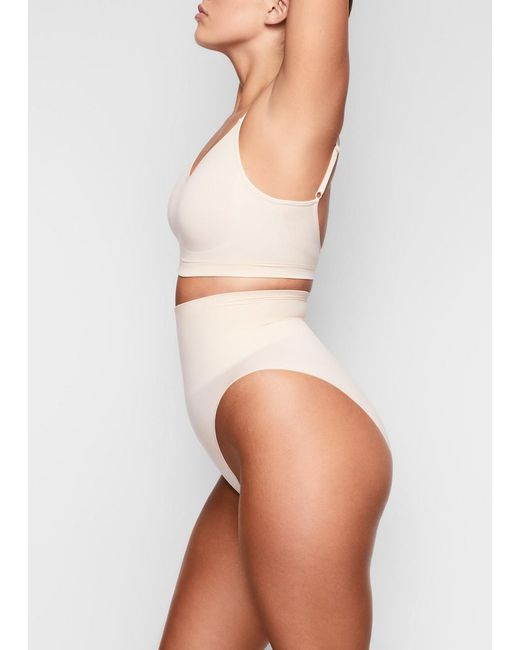 Skims White Seamless Sculpt Bralette