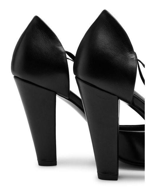 Totême  Black Totême 100 Leather Pumps