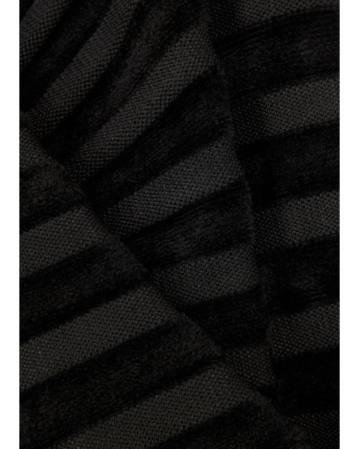 Alaïa Black Alaïa Off-the-shoulder Cropped Ribbed-knit Top