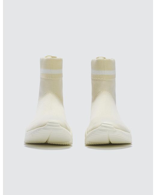 sock runner reebok