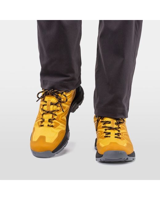 Cascade Low Ht di Helly Hansen in Orange da Uomo