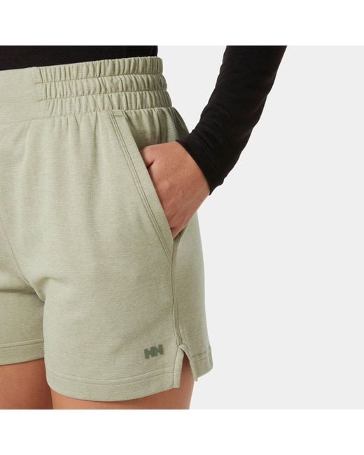 Short Femme Lifa Tech Lite Vert Helly Hansen en coloris Green