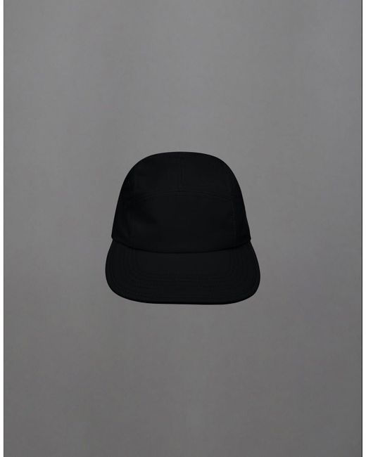 CAPPELLO BASEBALL LAMINAR IN 2L GORETEX di Herno in Black