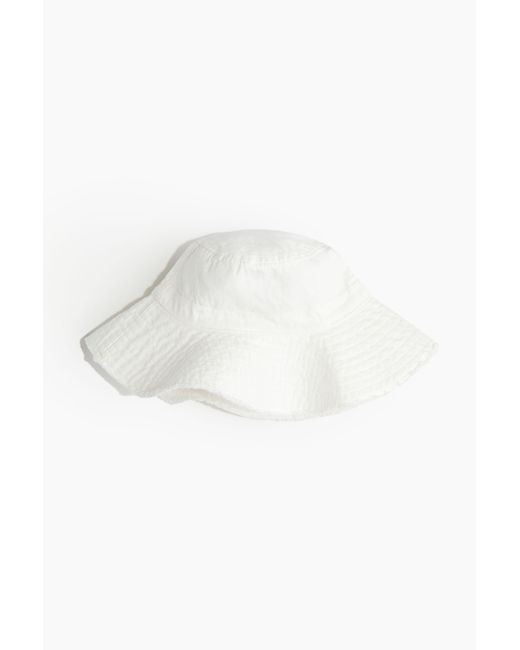 H&M White Bucket Hat aus Baumwolle mit Fransenkante