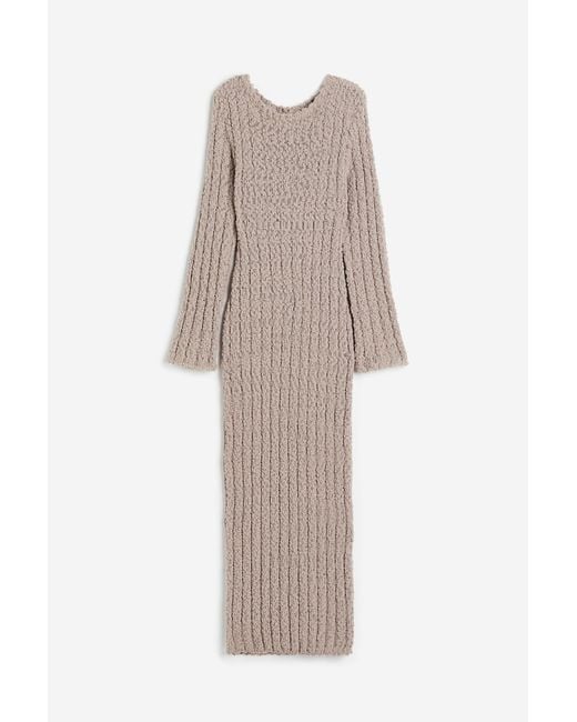 H&M Natural Bodycon-Kleid aus Bouclé-Strick