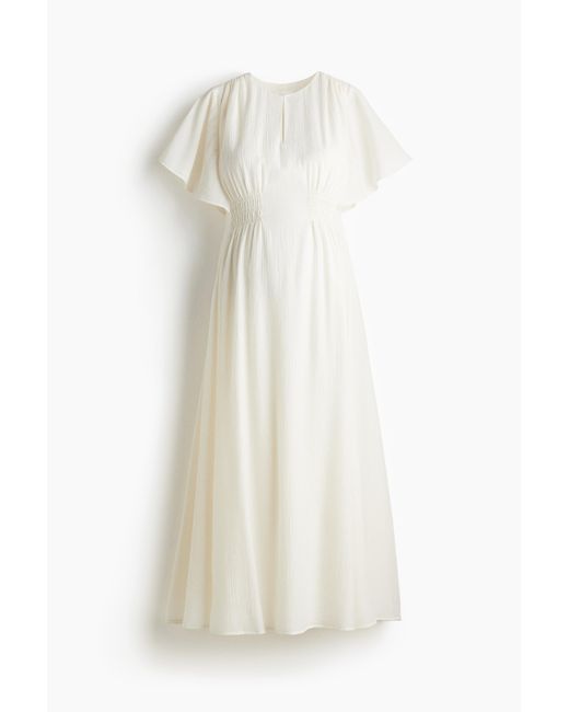 H&M White MAMA Langes gecrinkeltes Kleid