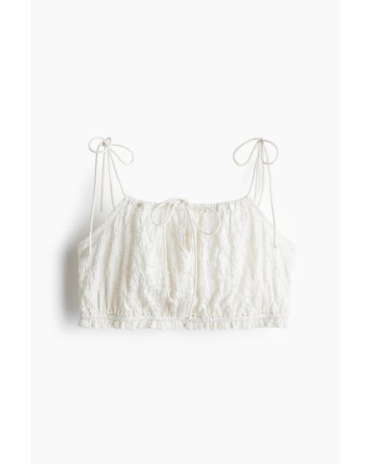 H&M White Crop-Top im Spitzenlook mit Bindeträgern