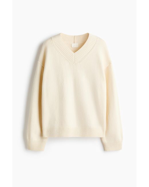 H&M White Pullover mit V-Ausschnitt