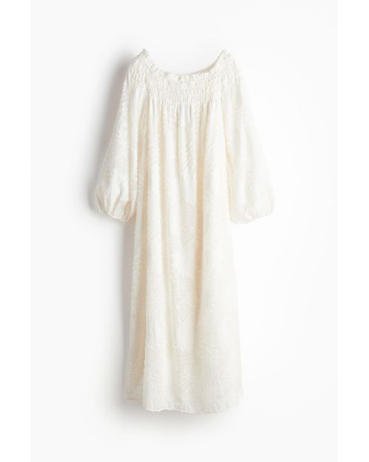 H&M White Off-Shoulder-Kleid aus Jacquardstoff