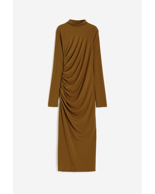 H&M Natural Gerafftes Kleid mit Turtleneck