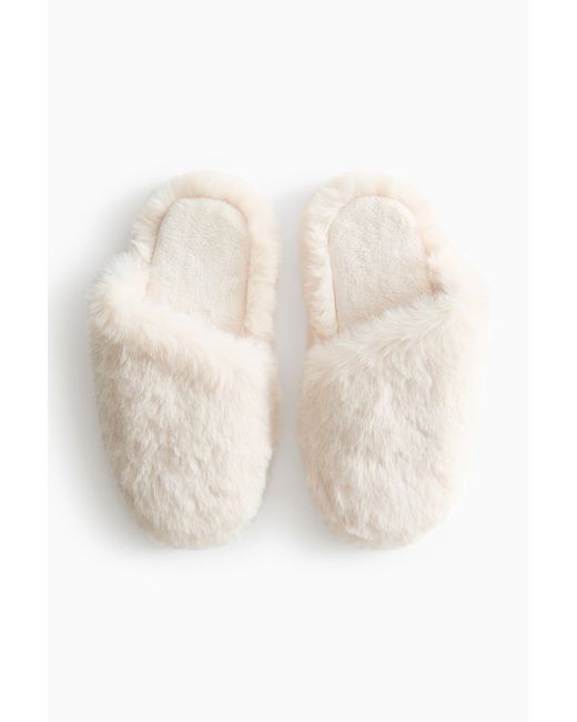 H&M Fluffy Sloffen in het White