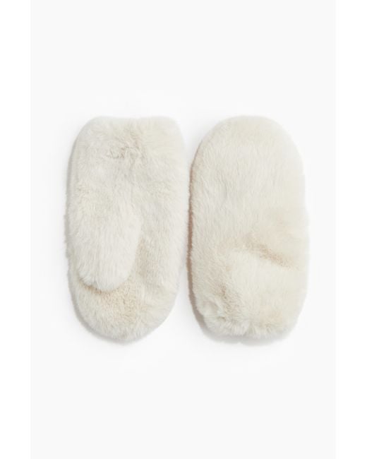 H&M White Flauschige Fäustlinge