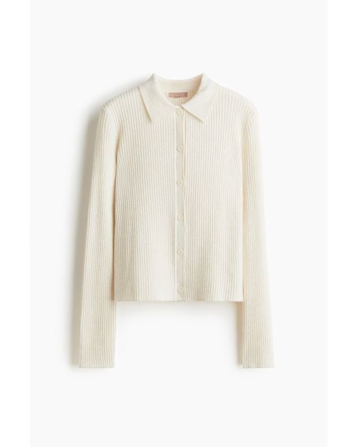 H&M White Cardigan in Rippstrick mit Kragen