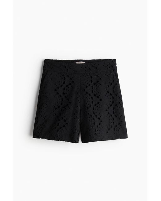 H&M Black Shorts mit Broderie Anglaise