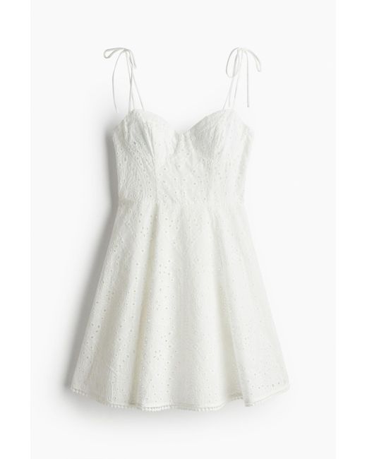 H&M White Kleid mit Bindeträgern und Broderie Anglaise