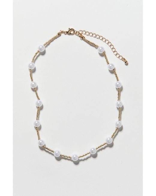 Collier orné de perles fantaisie H&M en coloris White