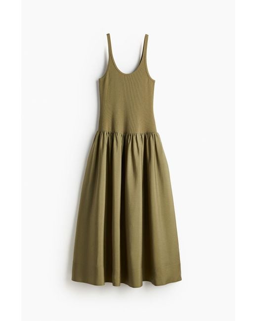 H&M Green Kleid mit ausgestelltem Rock