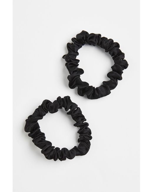 H&M Black 2er-Pack Scrunchies aus Seide