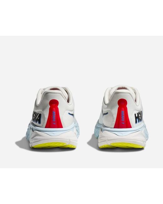 Hoka One One Arahi 7 Schuhe für Herren in Blanc De Blanc/Virtual Blue Größe 40 2/3 Weit | Straße
