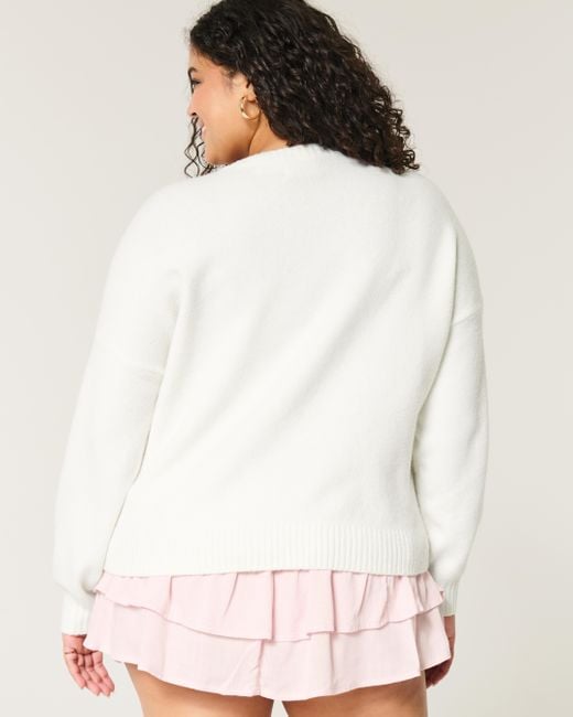 Hollister White Fy Cloud Pullover mit Rundhalsausschnitt und Croissant-Motiv
