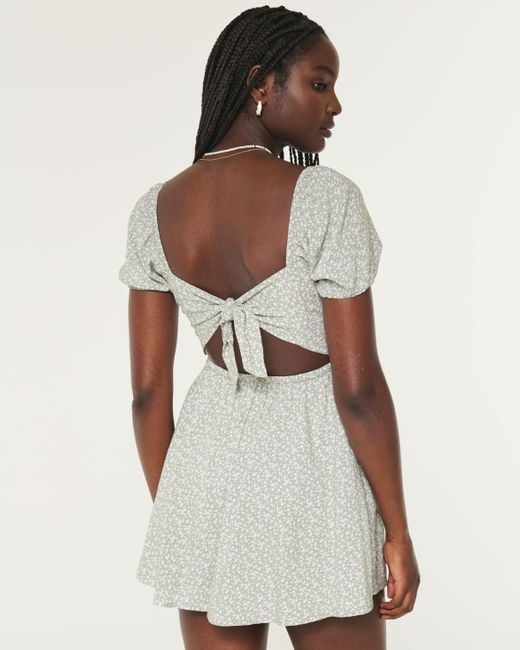 Hollister Gray Skort-Kleid mit Twist-Element auf der Brust und Schnürung am Rücken