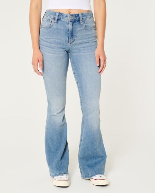 Hollister Blue Curvy High Rise Flare Jeans in mittlerer Waschung
