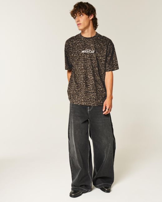 Hollister Kastiges, schweres Tee mit Dodge Hellcat-Grafik und Leoparden-Muster in Green für Herren