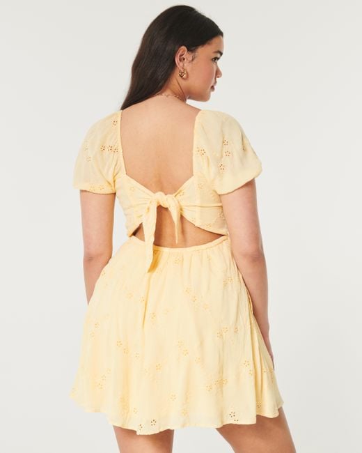 Hollister Yellow Skort-Kleid mit Twist-Element auf der Brust und Schnürung am Rücken