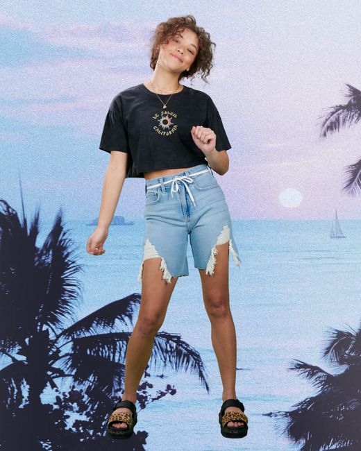 Hollister Crop Oversized Graphic Tee in 
