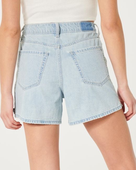 Hollister Blue Ultra High Rise leichte Jeans-Mom-Shorts im Stil der 90er Jahre in heller Waschung