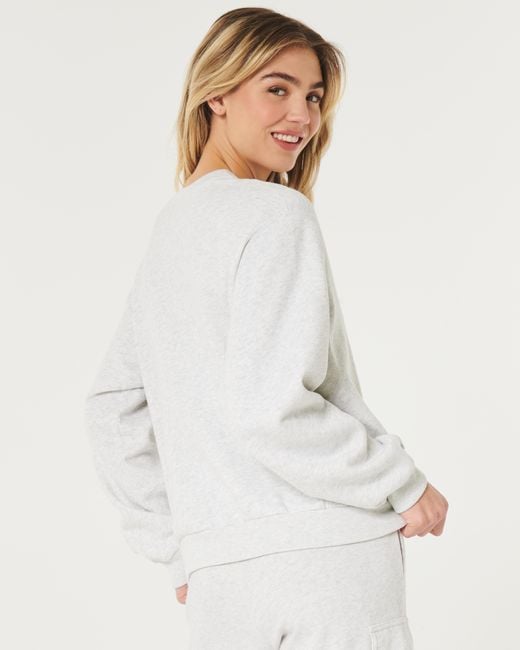 Hollister White Lässiges Sweatshirt mit Rundhalsausschnitt