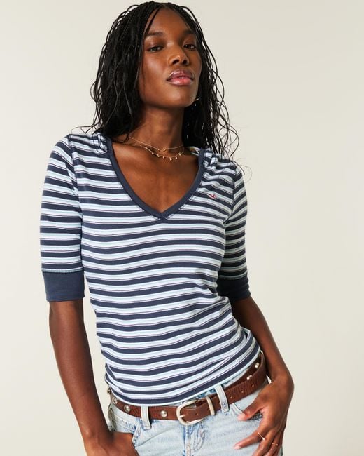 Hollister Blue Half-sleeve Hooded V-neck T-shirt
