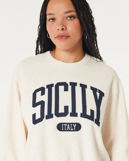 Hollister White Lässiges Sweatshirt mit Rundhalsausschnitt und Sicily-Grafik