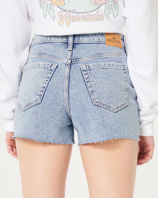 Hollister Blue Ultra High Rise Mom-Jeans-Shorts in Acid-Waschung, Distressed-Optik