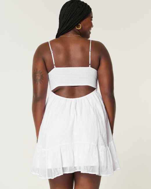 Hollister White Besticktes Minikleid mit asymmetrischem Saum