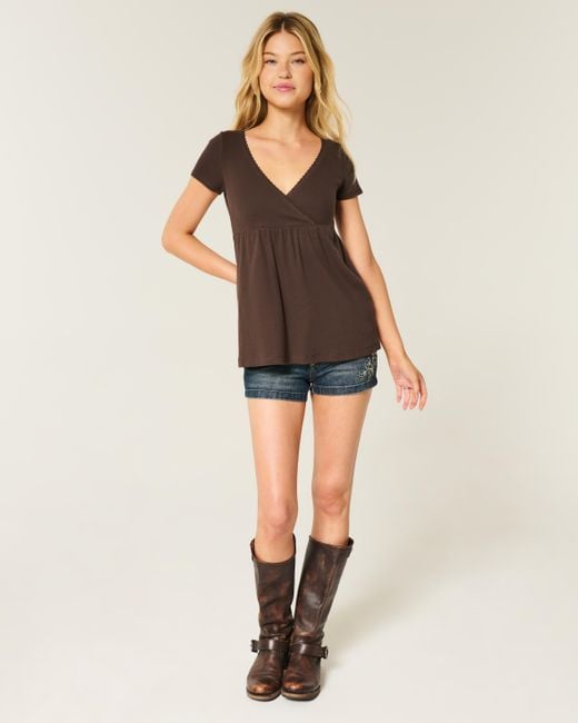 Hollister Brown Lässiges, kurzärmliges Babydoll-Oberteil mit Spitzenbordüre