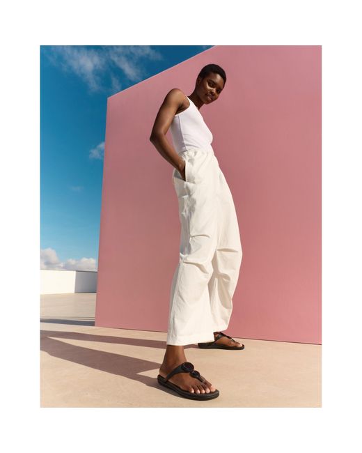 Fitflop Black Solay Glossy-Disc Toe-Post Sandals