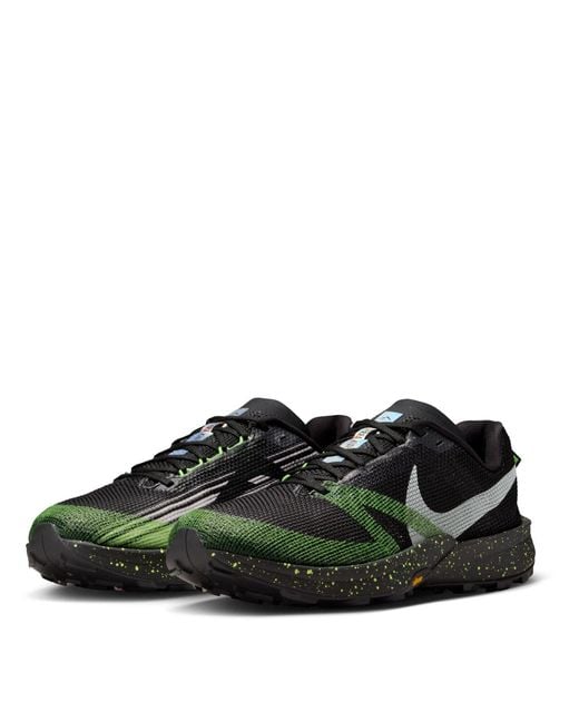 Nike Green Kiger 10 Trail Running Shoes for men