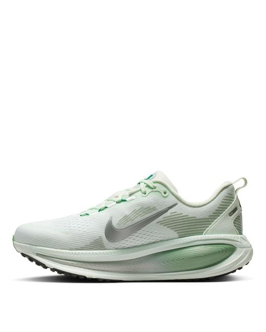 Nike Green Vomero 18 Road Running Shoes