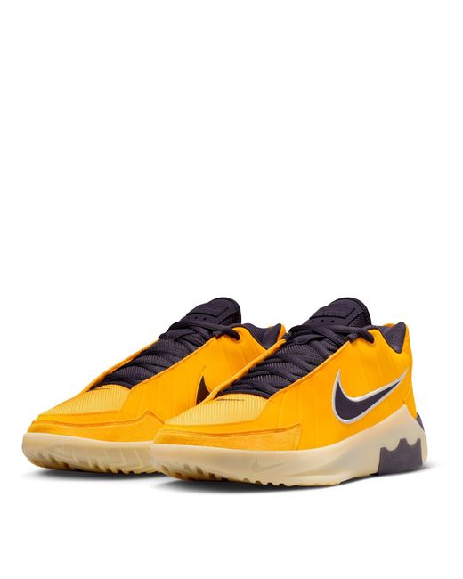 Nike Yellow Basketball Trainers for men