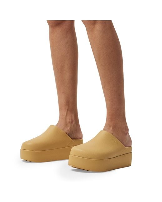 CROCSTM Natural Dylan Platform Clogs