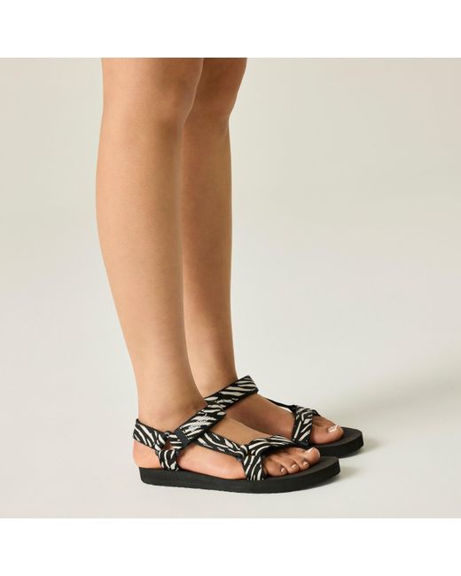 Regatta Black Vendeavour Sandals