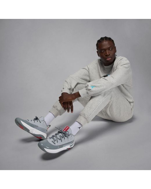 Nike Gray Aj Max Aura 7 Shoes for men