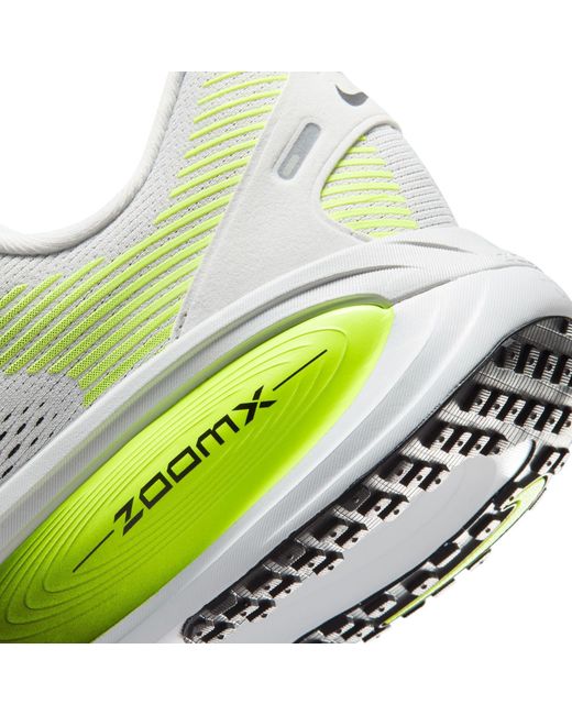 Nike White Vomero 18 Running Shoes for men