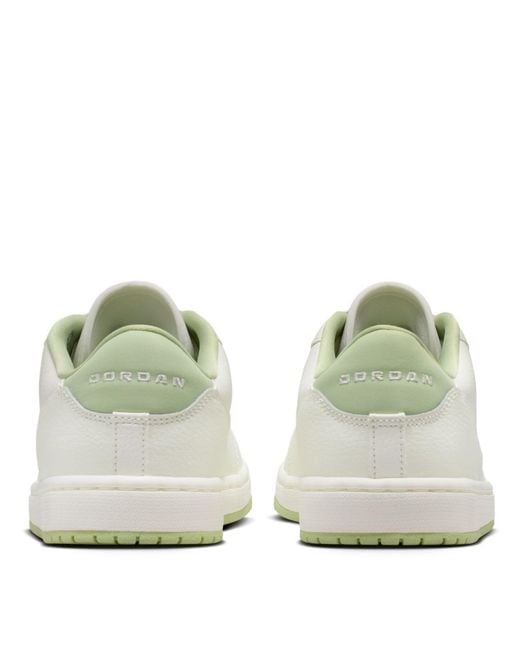 Nike White Low-Top Trainers