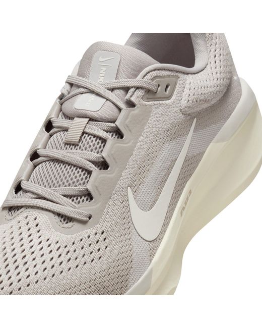 Nike White Winflo 11 Road Running Shoes for men