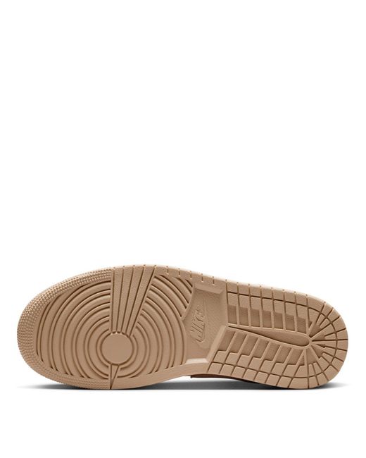Nike Brown Low-Top Trainers